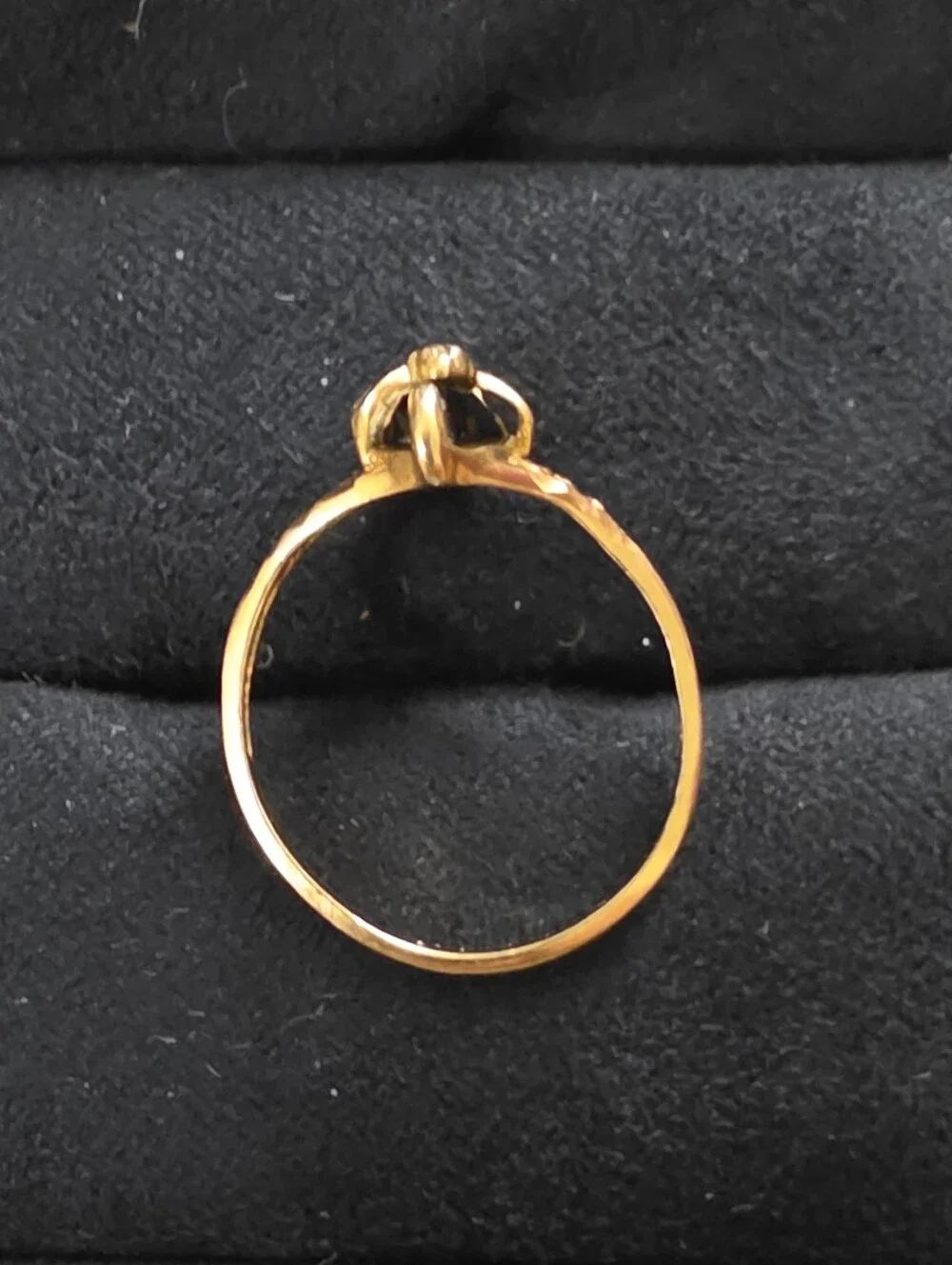 10k Onyx, Diamond Chip Yellow Gold Filigree Ring (Vintage)